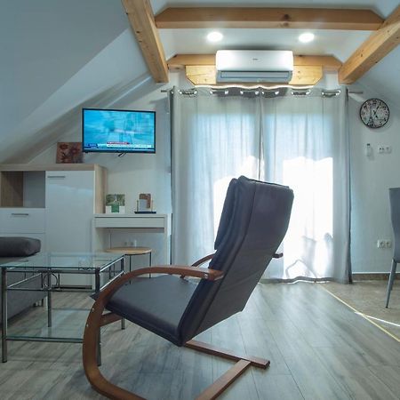 Studio Apartment Karlo ドレツニック・グラード エクステリア 写真
