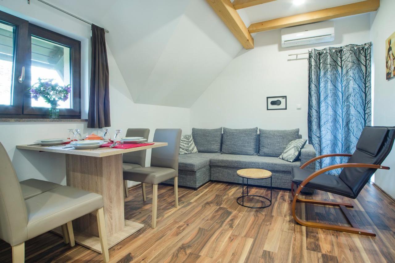 Studio Apartment Karlo ドレツニック・グラード エクステリア 写真