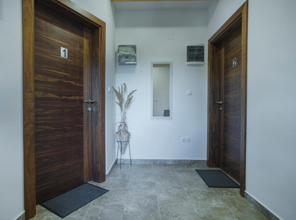 Studio Apartment Karlo ドレツニック・グラード エクステリア 写真